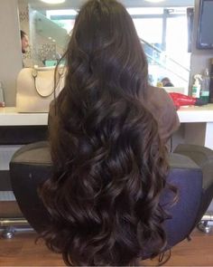 Long Shiny Curly Hair, Long Curly Hair Aesthetic, Long Curly Wavy Hair, World Hair, Long Shiny Hair, Stile Hijab, Gorgeous Hairstyles, Really Long Hair, Hair Aesthetic