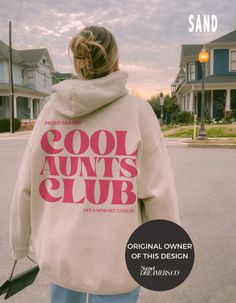 Celebrate the unique bond of aunt-hood with our "Cool Aunts Club Hoodie," perfect for any future aunt, new aunt, or sister-in-law. This cozy and stylish sweatshirt is an ideal gift for those recently promoted to aunt or as a thoughtful present for any member of the Cool Aunt Club. It's more than just an aunt sweater; it's a symbol of love and a fun way to show off your cool aunt status, making it a perfect choice for any aunt-related celebration or as a surprise gift.    Q U I C K * F A C T S * Cool Aunt Sweatshirt, Best Grandma Gifts, Aunt Mug, Gift Ideas For Aunt, Aunt Gifts From Niece, Cool Aunt Club, Gift Ideas For Sister, Fun Aunt, Aunt Sweater