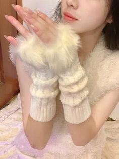 Heart Pattern Gloves | SHEIN USA Fluffy Gloves Aesthetic, Womens Gloves Winter, Cute Mittens Winter, Fluffy Arm Warmers, Coquette Gloves