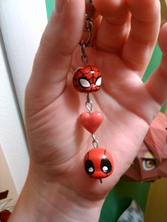 Air Dry Clay Spiderman, Spiderman Clay Art, Marvel Clay Ideas, Clay Spiderman, Clay Marvel, Clay Keychain Ideas, Crea Fimo, Clay Keychain, Clay Magnets