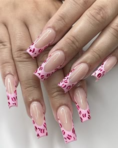 nailsbymariaxo Cute Medium Long Nails, Long Coffin Nail Designs Ideas, Pink Nail Designs Square, Baddy Nails, Coffin Nails Designs Ideas, Shiny Nails Designs, French Tip Acrylic Nails