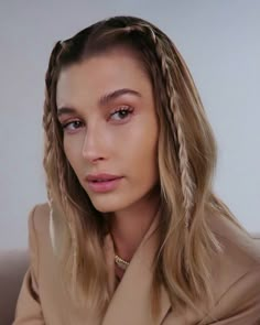 Jen Atkin Hair, Two Braid Hairstyles, Balayage Blond, Penteado Cabelo Curto, Hailey Bieber, Aesthetic Hair, Trendy Hairstyles, Hair Looks, Hair Trends