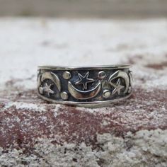 vintage Sterling Silver Moon & Star Band Ring...Marked 925...Total of weights 2.8grams... Size 5 ...Measure of band 6.9MM...It's in very good condition. Rabid Dog, Vintage Silver Rings, Moon Ring, Silver Moon, Moon Star, Jewelry Inspo, Opal Rings, Stars And Moon, Sterling Silber