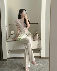 Korean Formal Outfit, Korean Office Fashion, Korean Fashion Office, Celebrity Casual Outfits, Elegant Outfit Classy, Medium Length Haircut, Fashion Office, Korean Casual Outfits, Korean Fashion Dress