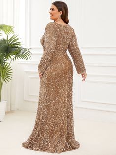 Sparkling sequins cover this show-stopping front slit evening dress. Fitted long sleeves and a plunging sweetheart neckline with darts on the front complement a stunning bodycon floor-length silhouette, making this glamorous evening dress a show-stopping style worthy of your next formal event or special occasion.
Fit: Please refer to size chart.
Length: Floor length.
Sleeve Style: Long sleeves.
Closure: It is concealed a zipper up the back.
Undergarments: It is not padded, with lining.
Fabric:The garment comprises sequin.
Stretch: Fabric is high stretch.
Occasion:Red Carpet Dress, Mother of the Bride Dress, Premiere Dress, Vintage Sequin Dress, Wedding, Banquet. Smores Wedding, Curvy Wardrobe, Fall Invitations, Wedding Cricut, Mog Dresses, Glamorous Evening Dresses, Plus Size Evening Gown, Cricut Wedding, Bodycon Evening Dress