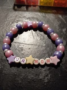 Cute Bracelet Ideas Pony Bead, Funny Bead Bracelets, Unhinged Bracelet Ideas, Word Bracelet Beads Ideas Funny, Bracelet Ideas Y2k, Meme Bracelet, Funny Bracelet Ideas, Things To Put On Bracelets Words, Bracelet Ideas Kandi