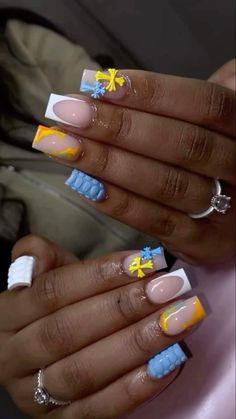 Acrylic Nails Short Design Art Ideas, Cute Short Nail Sets Black Women, Nail Designs For Black Girls Style, Acrylic Nail Set Short, Nails Acrylic Trendy 2023, Mid Length Nail Ideas, Orange Birthday Outfits Black Women, Short Cute Birthday Nails, Under Nail Design