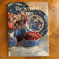 The Scented Room Cherchez's Book of Dried Flowers Fragrance Potpourri by Barbara Milo Ohrbach Vintage cottagecore. How to, DIY, Instructions and recipes for drying flowers creating potpourri and all the beautiful things to make a beautiful smelling home Condition is "Very Good". Minor wear to dust jacket. Rose Potpourri, Dried Potpourri, Potpourri Gift, Cottagecore Gifts, Flower Fragrance, Diy Arrangements, Room Scents, Room Book, Floral Arrangements Diy