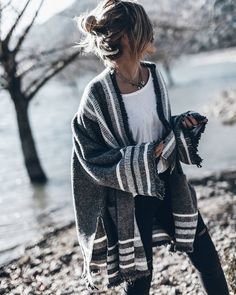 Oversized Zara Cardigan For Fall, Oversized Knit Outerwear By Zara, Zara Knit Sweater Coat For Fall, Zara Soft Knit Cardigan For Fall, Zara Chunky Knit Winter Cardigan, White Knit Outerwear From Zara, White Knit Outerwear By Zara, Zara Cozy Soft Knit Outerwear, Zara Chunky Knit Cardigan