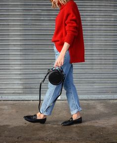 The Denim Update Brittany Bathgate, Sweater And Jeans, Red Jumper, Gucci Loafers, Black Jeans Outfit, Jeans Outfit, Sweater Black, Looks Vintage