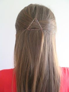 Glitter Bobby Pins Hairstyle, Hairstyles For Dummies, Hairstyles With Bobby Pins, 50 Year Old Hairstyles Medium, Bobby Pin Hairstyle, Easy Teen Hairstyles, 50 Year Old Hairstyles, Everyday Ponytail, Pin Hairstyle