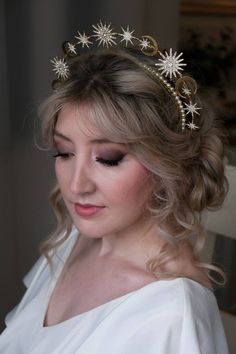 Gold Pearl Halo Celestial Halo Gold Galaxy Halo Bridal - Etsy Wedding Halo Headpiece, Celestial Crown, Quince Hair, Boho Bridal Headband, Gold Bridal Hair Accessories, Gold Bridal Crowns, Pearl Halo, Vintage Celestial, Bridal Flower Headband