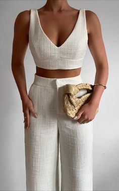 Pants And Top Outfit Classy, Linen Clothes For Women Classy, Bridesmaid Clothes, Top And Wide Leg Pants, Detail Couture, Lounge Style, Elle Woods, Blazer Women, Elegante Casual