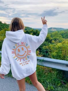 Oversized Aesthetic, Happy Mind Happy Life, Happy Mind, Hoodies Aesthetic, Attitude Positive