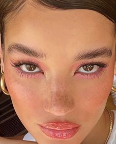 Makeup look makeup ideas pink makeup natural makeup fresh makeup glow skin 90s Makeup Look, Bold Eyeshadow, Dewy Makeup Look, Mekap Mata, 20 Makeup, Peach Makeup, Inspo Makeup, Barbie Makeup