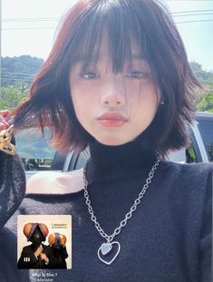 Straight Short Hair With Bangs Asian, Short Haircut Ideas Straight Hair, How To Straight Bangs, Short Haïr Cut For Straight Hair, Short Hairstyle Women Bangs Straight, Grunge Straight Hair, Short Side Bangs Long Hair, Short Bob Side Bangs, Straight Hair Haircuts Women