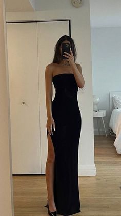 17th Birthday Outfits, Strapless Evening Dress, Looks Party, Prom Dress Inspiration, Cute Prom Dresses, Backless Prom Dresses, Birthday Outfits, 17th Birthday, Long Prom Dresses