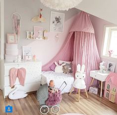 Quarto de menina canina Diy Bed Canopy, Baby Bed Canopy, Girls Bed Canopy, Kids Bed Canopy, Canopy Bed Diy, Baby Playroom, Bed Canopy