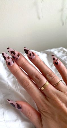 acerlic nails Brown Cow Nails, Brown Cow Print Nails, Cow Print Nails, Cowboy Nails, Brown Cow Print, Medium Nails, Cow Nails, Retro Nails, Brown Cow