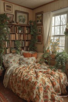 Cute Bedroom Interior, Cottagecore Houses Interior, Bedroom Decor Whimsical, Dream Cottage Interior Bedroom, Aesthetic Floral Bedroom, Interior Design Whimsical, Country Cottage Inspiration, Italy Room Aesthetic Bedroom, Funky Vintage Bedroom