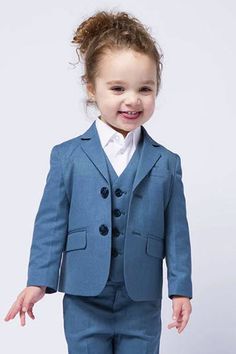 Fulfilled by our friends at SuitShopOur kids light blue suit is the perfect hue to complement the color palette of an outdoor or destination wedding. Pair this light blue toddlers or kids suit with light brown shoes and ivory accessories to achieve a light and airy look. We can feel the ocean breeze already! Available in toddler and youth suit sizes 2T to 10. Light Brown Shoes, Blue Groomsmen, Blazer Wedding, Light Blue Suit, Renewal Ceremony, Vow Renewal Ceremony, Kids Light, Birdy Grey, Ring Bearers