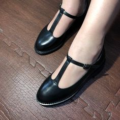 Hey, I found this really awesome Etsy listing at https://www.etsy.com/listing/816049403/handmade-low-heel-shoes-for-ladies-black Shoes For Ladies, Thick Heel Shoes, Flats Shoes Comfortable, Black Shoes Heels, Short Leather Boots, Chunky Heel Shoes, Low Heel Shoes, Black Leather Sandals, Shoes Comfortable