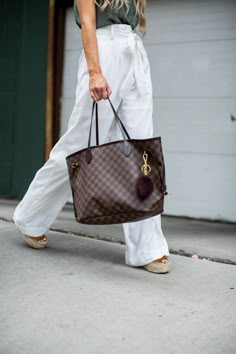 Shopping Guide: Summer Pants. - Mia Mia Mine. Nordstrom White Trousers, Marc Fisher Espadrilles, Louis Vuitton ‘Neverfull MM’ Bag Neverfull Mm Outfit, Neverfull Damier Ebene, Maria Vizuete, Melie Louis Vuitton, Louis Vuitton Bag Outfit, Louis Vuitton Outfit, Louis Vuitton Neverfull Damier, Louise Vuitton, Mia Mia Mine