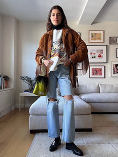 Man Repeller Style, Fringe Jacket Outfit, Leandra Medine Style, Boho Chic Fall, Boston Outfits, Leandra Medine, Chic Fall Outfits, Suede Tops, Mama Style