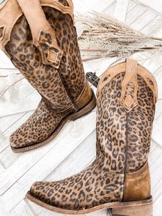 Corral Women's Leopard Print Square Toe Western Boots C3788 Cowgirl Boots Square Toed, Square Toe Western Boots, Western Shoes, Bota Country, Leopard Print Boots, Corral Boots, Estilo Country, Western Boots Women, Boot Print