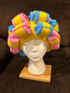 I had the an opportunity to create this hat for an event for a client.  These curlers are foam and large.  If you prefer in any other color combination, message me prior to ordering.   Happy to work out details with you.  Created this to fit ages 4 to adult. Crazy Hat Ideas, Crochet Fashion Trends, Crazy Hat, Crazy Hat Day, Funky Hats, Crocheting Projects, Crochet Pink, Hat Day, Golf Theme