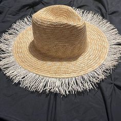 White Country Style Straw Hat For Beach, Country Style White Straw Hat For Beach, White Country Style Panama Hat For Beach, Bohemian Brimmed Fedora For Warm Weather, White Fedora For Warm Weather, White Country Hat For Vacation, Bohemian Fedora For Day Out, White Country Style Hat For Vacation, White Country Style Fedora For Vacation