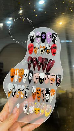 Nailart Halloween, Gold Sparkle Nails, Nail Halloween, Modern Nail Art, Paint Nail, Cute Simple Nails, October Nails, Gel Nails Diy, Nail Box