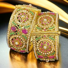 Bangles For Wedding, Indian Wedding Bangles, Jadau Bangles, Wedding Bangles, Bridal Jewelery, Bangles For Women, Bangles Indian, Kundan Jewellery, Indian Wedding