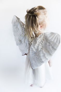 DIY Angel Wings - Say Yes Angel Wings And Halo, Fairy Wings Costume, Wings And Halo, Angel Halloween Costumes, Backpack Photography