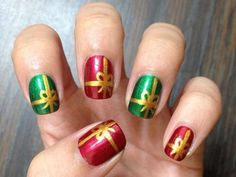 Christmas Present Nail Art, Christmas Present Nails, Christmas Gift Nails, Christmas Nail Polish, 3d Acrylic Nails, Christmas Nail Art Ideas, New Years Eve Nails, New Nail Art Design