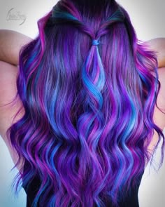 Galaxy Hair Color, Stylish Hair Colors, Hair Color Pictures, Pink Blonde Hair, World Hair, Peekaboo Hair, Bold Hair Color, Creative Hair Color