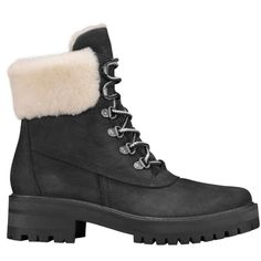 Black Boots With Cream Shearling Worn Once 6in Heel *Original Box Included Making For A Great Holiday Gift!! Snow Outfits, Timberland Boots Outfit, Outfit Aesthetics, Timberland Waterproof Boots, Best Winter Boots, Tokyo Street Fashion, Suede Chelsea Boots, Hiking Fashion, Hiking Boots Women