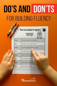 two hands on top of a piece of paper with the words do's and don'ts for building flueny