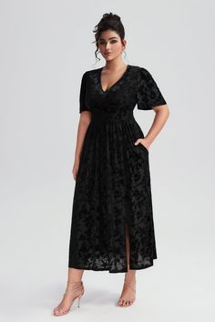 Experience effortless elegance with our V-Neck Floral Casual Velvet Maxi Dress. Featuring a subtle floral print and soft velvet fabric, this dress offers both comfort and sophistication. Perfect for everyday wear, its understated design ensures you look chic and stylish. Fit & Sizing Season: Fall Type: Regular Stretch: Slightly Stretchy Sleeve Length: Short Sleeves Dresses Length: Maxi Color: Navy Blue,Green Style: Day Dresses Type: Regular Neckline: V Neck Occasion: Party,Vacation,Elegance Pattern Type: No Floral Details: Pocket Fabric Composition:95% Polyester, 5% Spandex Care: Machine wash cold gentle cycle, Do not bleach, Do not tumble dry, Iron on low heat, Wash with like colors. Model's Measurements Model Wears: 1XL Height: 5'77'' Bust: 39.3 Waist: 31.4 Hips: 45.2 Product Measurement Plus Size Velvet, Plain Maxi Dress, Velvet Maxi Dress, Velvet Maxi, Elegant Maxi Dress, Chevron Dress, Cocktail Wedding, Green Style, Dresses Cocktail