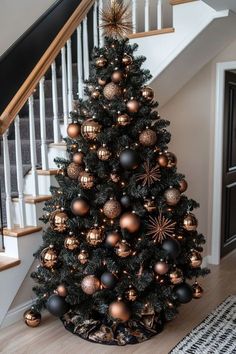 Christmas Black Tree Ideas, Black Grey And Gold Christmas Tree, Dark Brown Christmas Tree, Black And Champagne Christmas Decor, Beautiful Christmas Tree Decorations, Men Christmas Tree Ideas, Black Brown And Gold Christmas Tree, Brown Christmas Tree Decorations Ideas