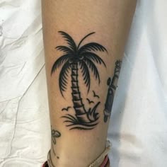 Filter Tattoo, Tree Tattoo Black, Palm Tree Tattoo Ankle, Tatuaje Trash Polka, Traditional Tattoo Drawings, Ink Photography, Island Tattoo, Traditional Tattoo Inspiration, Black Art Tattoo