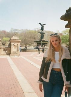 Girl, Central Park, Bethesda fountain, film, Kodak film, aesthetic Nyc Film Photography, New York Central Park, Bethesda Fountain, Nyc Photos, Kodak Film, New York Central, Film Photo, I Feel Pretty