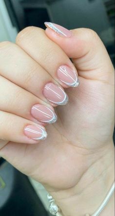 Extra Small Almond Nails, Oval Nails Art, Almond Short Nails Design, Desain Salon Kuku, Sparkly Nail Designs, Square Gel Nails, Nail Designs Ideas, Ringing In The New Year, Milky Nails