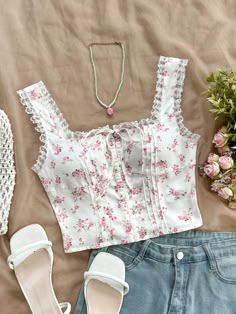 Multicolor Boho Collar  Woven Fabric Plants,Ditsy Floral Wide Strap Embellished Non-Stretch  Women Clothing Cute Floral Tops Aesthetic, Afternoon Tea Outfit, Crop Top Design, Les Pogues, Fabric Plants, Afternoon Tea Party, Countryside Style, Pink Floral Top, Crop Top Designs