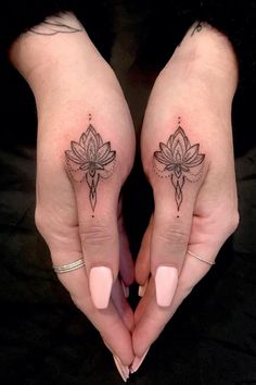 cool lotus tattoos Puppy Tattoos, Elegant Hand Tattoos, Lotusblume Tattoo, Thumb Tattoos, Finger Tattoo For Women, Hand Tattoos For Girls, Hand And Finger Tattoos, Small Hand Tattoos