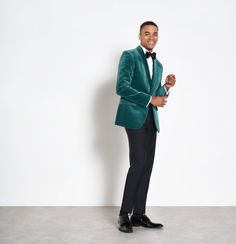 Green Notch Lapel Blazer For Evening, Velvet Tuxedo Style Long Sleeve Outerwear, Velvet Long Sleeve Tuxedo Style Outerwear, Green Evening Blazer For Fall, Velvet Outerwear For Fall Party, Green Notch Lapel Blazer For Party, Winter Evening Long Sleeve Sport Coat, Winter Evening Sport Coat With Long Sleeves, Long Sleeve Sport Coat For Winter Evenings