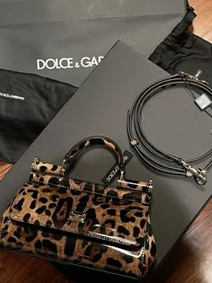 Expensive Bag, Unique Handbag, Leopard Bag, Luxury Bags Collection, Girly Bags, Luxury Purses, Fancy Bags, Pretty Bags, Dolce E Gabbana