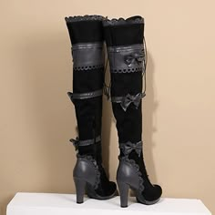 THESE BLACK VICTORIAN BOOTS ARE A MUST-HAVE FOR YOUR steampunk style! Indulge in the utmost comfort and exquisite quality of our Victorian Steampunk Boots. These boots boast a beautiful contrast of materials, combining supple black leather and luxurious suede. The adjustable lacing on the front not only adds a touch of elegance but also allows for a customized fit. Plus, don't miss the delightful little hearts on the lace, adding a charming detail to the design. With a wide and stable heel of 3. Fantasy High Heel Boots, Victorian Boots Women, Black Victorian Boots, Victorian Steampunk Aesthetic, Black Steampunk, Steampunk Shoes, Steampunk Boots, Victorian Accessories, Victorian Shoes