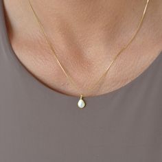 Elegant Floating Pearl Necklace in 14k Gold Fill Chain. Looking for: - a Stunning Pearl Floating Necklace for every day wear or - a Feminine Elegant Necklace as a gift for any style type or age Whatever the reason may be, this necklace is perfect for every occasion. This Pearl Drop necklace is the PERFECT GIFT for every Woman. So delicate and feminine. We use only HIGH QUALITY materials and offer guarantee on our necklaces. We are a 5-Star Seller. Check our reviews and see what our customers say Luxury Yellow Gold Teardrop Pearl Necklace, Floating Pearl Necklace, Dainty Pearl Necklace, Pearl Drop Necklace, Floating Necklace, Pearl Necklace Wedding, Dainty Gold Necklace, Gold Pearl Necklace, Elegant Necklace