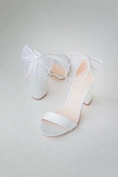 Kate Whitcomb Wedding Block Heels | Laura Ivory | Comfortable Block Heels – Kate Whitcomb Shoes Gold Bridesmaid Shoes, Silver Bridesmaid Shoes, Wedding Shoes Block Heel, Comfortable Wedding Shoes, Mother Of The Bride Shoes, Bridesmaids Shoes, Satin Wedding Shoes, Shoes For Bride, Heels Comfortable